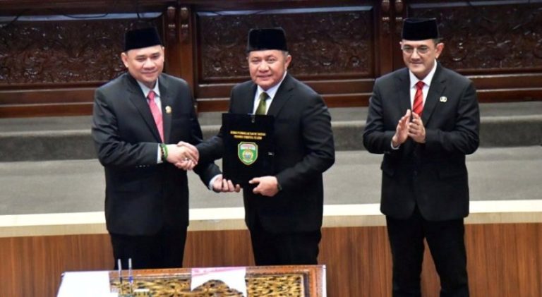 Dewan Perwakilan Rakyat Daerah (DPRD) Provinsi Sumatera Selatan (Sumsel) menyetujui tiga Rancangan Peraturan Daerah (Raperda) untuk dijadikan peraturan daerah.
