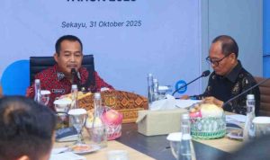 Wakil Bupati Muba Kyai Abdur Rohman Husen, selaku Kuasa Pemegang Saham (KPS), dalam Rapat Umum Pemegang Saham (RUPS) yang berlangsung di Gedung PT Petro Muba, Sekayu, Jumat (31/10/2025).