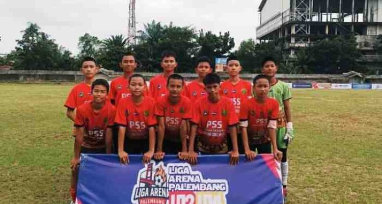 Sekolah Sepak Bola (SSB) Palembang Soccer Skills (PSS) memulai perjalanan mereka di Liga Arena Palembang U-14 2025 dengan hasil yang sangat meyakinkan. Pada laga perdana Grup A, PSS tampil dominan dan mencatat kemenangan telak 9-1 atas Persemal di Stadion Kamboja Palembang, Sabtu (15/11/2025).