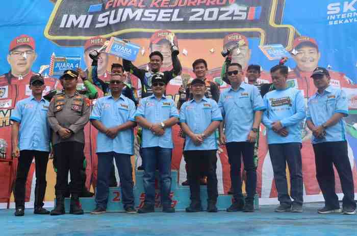 Pemerintah Daerah Kabupaten Musi Banyuasin dengan bangganya telah menyelenggarakan Opening Ceremony & Final Race Skyland Prix 2025, sebuah acara balap motor yang spektakuler dan penuh aksi memukau. Yang berlangsung di Skyland International Circuit Sekayu, pada Minggu (16/11/2025).