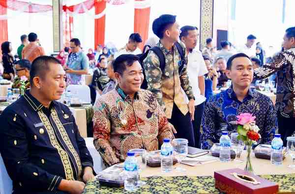 Bupati Muba HM Toha Tohet SH menghadiri Rapat Koordinasi Penguatan Sinergi dan Kolaborasi Pemberantasan Korupsi Pemerintah Daerah Wilayah Sumatera Selatan yang berlangsung di Griya Agung Palembang, Rabu (19/11/2025).