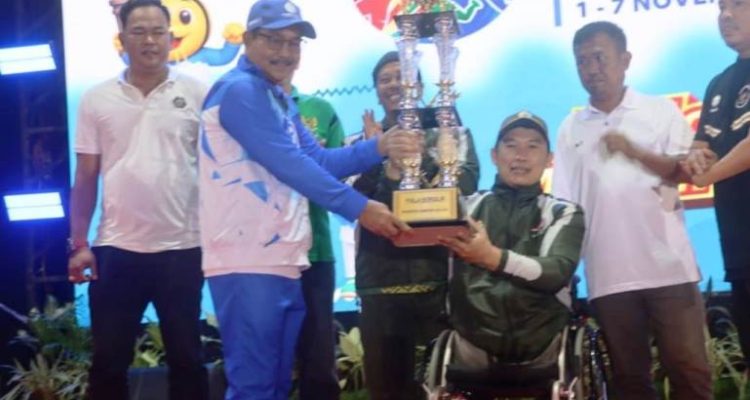 Wakil Bupati Muba, Abdur Rohman Husen, menutup pelaksanaan Pekan Paralympic Provinsi (Peparprov) ke-V Sumatera Selatan (Sumsel) Tahun 2025, pada hari Jum'at, tanggal 7 November 2025 di Opproom Pemerintah Kabupaten (Pemkab) Musi Banyuasin.