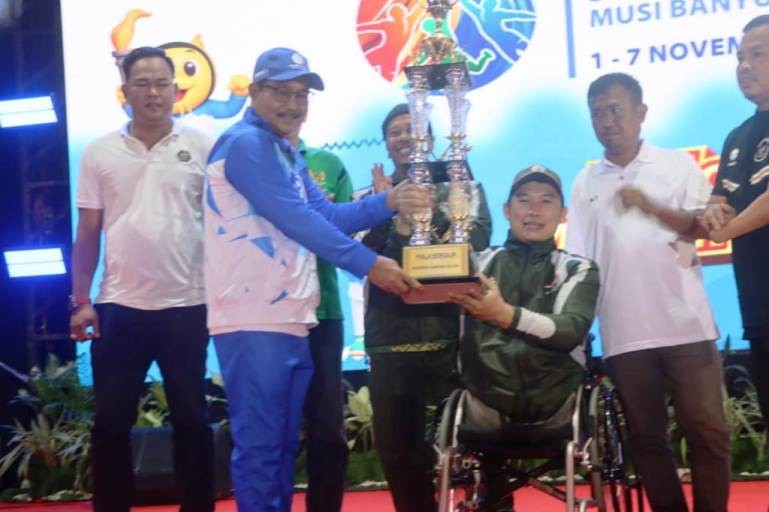 Wakil Bupati Muba, Abdur Rohman Husen, menutup pelaksanaan Pekan Paralympic Provinsi (Peparprov) ke-V Sumatera Selatan (Sumsel) Tahun 2025, pada hari Jum'at, tanggal 7 November 2025 di Opproom Pemerintah Kabupaten (Pemkab) Musi Banyuasin.