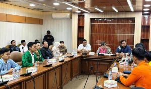 Ketua DPRD Provinsi Sumatera Selatan (Sumsel), Andie Dinialdie, bersama perwakilan mahasiswa Sumsel, menyampaikan aspirasi hasil aksi unjuk rasa damai di Gedung DPRD Sumsel, hari Senin, tanggal 1 September 2025 yang lalu, kepada pimpinan MPR dan anggota DPR Republik Indonesia di Senayan, Jakarta, hari Kamis, tanggal 4 September 2025.