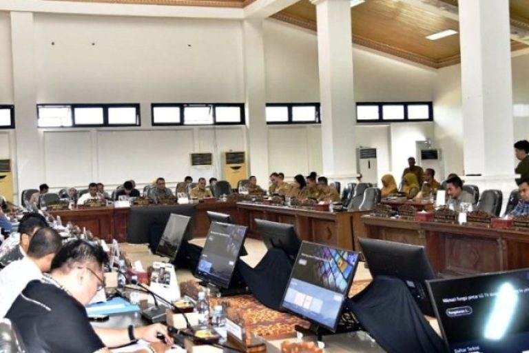 Badan Anggaran (Banggar) Dewan Perwakilan Rakyat Daerah (DPRD) Provinsi Sumatera Selatan (Sumsel) menggelar rapat bersama Tim Anggaran Pemerintah Daerah (TAPD) dan Inspektorat, pada hari Selasa, tanggal 12 Agustus 2025. 