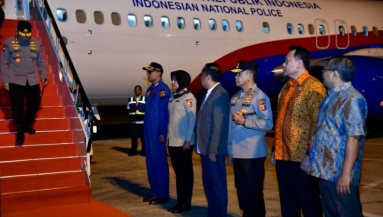 Kedatangan Kepala Kepolisian Republik Indonesia (Kapolri), Jenderal Polisi Drs. Listyo Sigit Prabowo, di Palembang, disambut langsung oleh jajaran Forum Koordinasi Pimpinan Daerah (Forkopimda) Provinsi Sumatera Selatan.