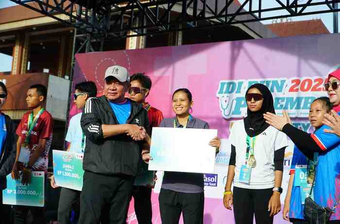 H. Herman Deru mengumumkan langkah besar di sektor kesehatan dimana dirinya akan mencanangkan program Health Tourism Sumsel pada tahun 2026. Hal tersebut disampaikannya saat membuka IDI Fun Run Charity 2025, kegiatan yang digelar oleh Ikatan Dokter Indonesia (IDI) Cabang Palembang dalam rangka memperingati HUT IDI ke-75 di Halaman Gedung DPRD Prov. Sumsel (Minggu, 9/11/2025).