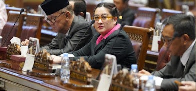 Dewan Perwakilan Rakyat Daerah (DPRD) Provinsi Sumatera Selatan (Sumsel) menggelar Rapat Paripurna ke-XXIV yang beragendakan pembahasan Tanggapan dan/atau Jawaban dari Fraksi-Fraksi DPRD Provinsi Sumsel terhadap Pendapat Gubernur atas dua Rancangan Peraturan Daerah (Raperda) inisiatif DPRD Provinsi Sumsel.