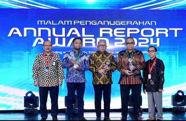 PT Bukit Asam Tbk berhasil menorehkan prestasi dengan meraih Juara 1 kategori Perusahaan Go Publik Non Keuangan dalam ajang Annual Report Award (ARA) 2024 yang diselenggarakan di Gedung Bursa Efek Indonesia (BEI), Jakarta, Senin (8/12/2025).