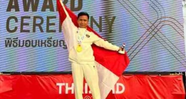 Keputusan menjadikan Teluk Gelam sebagai arena pertandingan tak lepas dari perjuangan Ishak Mekki, sosok yang kala itu menjabat Bupati OKI dan berperan besar membawa PON ke Danau Teluk Gelam OKI.