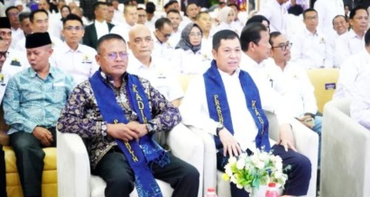 Pengurus Kamar Dagang dan Industri Indonesia (KADIN) Kota Prabumulih periode 2025–2030 resmi dilantik dalam sebuah acara yang berlangsung khidmat di Hall Siang Malam, Sabtu (27/12/2025).