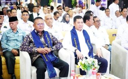 Pengurus Kamar Dagang dan Industri Indonesia (KADIN) Kota Prabumulih periode 2025–2030 resmi dilantik dalam sebuah acara yang berlangsung khidmat di Hall Siang Malam, Sabtu (27/12/2025).