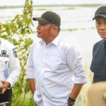 H. Herman Deru turun langsung ke lapangan untuk meninjau kondisi infrastruktur jalan di sejumlah ruas strategis Kabupaten Ogan Komering Ilir (OKI), Jumat (12/12/2025).