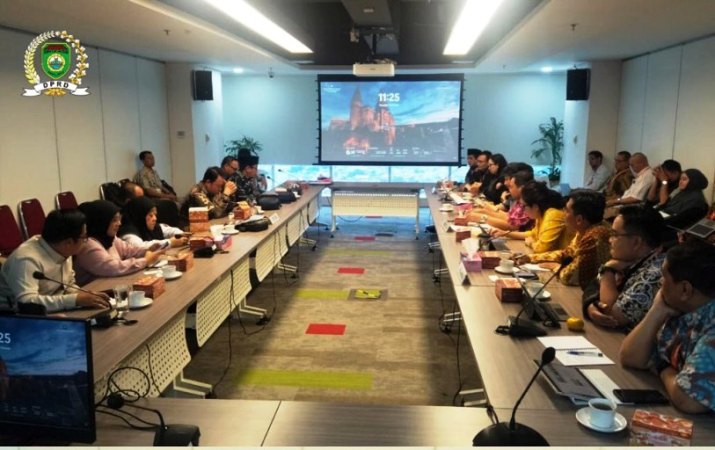 Anggota Komisi III DPRD Sumsel melakukan kunjungan kerja intensif ke Satuan Kerja Khusus Pelaksana Kegiatan Usaha Hulu Minyak dan Gas Bumi (SKK MIGAS), pada hari Sabtu, tanggal 4 Oktober 2025.