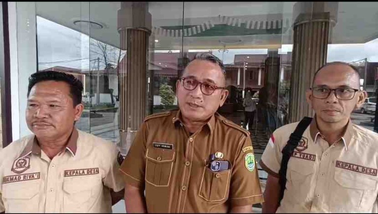 Pada Selasa, 9 Desember 2025, Dinas Pemberdayaan Masyarakat dan Desa (DPMD) PALI mengumpulkan seluruh aparatur desa se-Bumi Serepat Serasan dalam kegiatan pelatihan Peraturan Desa (Perdes) yang dipusatkan di Hotel Srikandi, Kecamatan Talang Ubi.