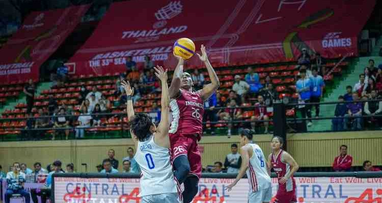 Timnas Bola Basket 3x3 Putri memulai perjalanan di SEA Games 2025 Thailand dengan baik. Mereka mengamankan kemenangan perdana penyisihan Grup A pada Rabu (10/12).