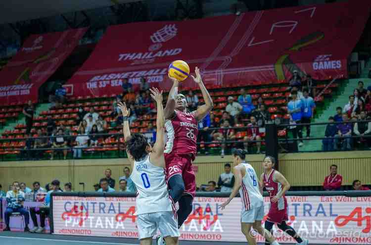 Timnas Bola Basket 3x3 Putri memulai perjalanan di SEA Games 2025 Thailand dengan baik. Mereka mengamankan kemenangan perdana penyisihan Grup A pada Rabu (10/12).