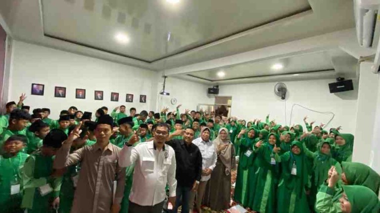 Kegiatan ini berlangsung di Kantor KPID Sumsel, dan bertujuan untuk meningkatkan literasi media serta memberikan pemahaman tentang dunia penyiaran kepada pelajar di era digital.