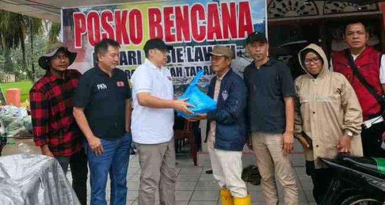 Anas Urbaningrum, melakukan kunjungan lapangan ke sejumlah titik bencana banjir dan longsor di Sumatera Barat pada Rabu (10/12).