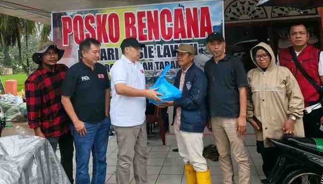 Anas Urbaningrum, melakukan kunjungan lapangan ke sejumlah titik bencana banjir dan longsor di Sumatera Barat pada Rabu (10/12).