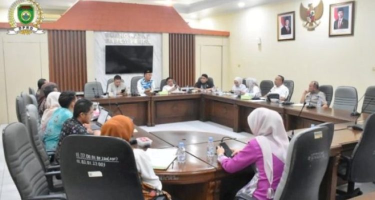 Rapat enyampaian laporan terhadap dua Rancangan Peraturan Daerah (Raperda) inisiatif DPRD Sumsel serta penetapan Program Pembentukan Peraturan Daerah (Propemperda) Tahun 2026, pada hari Jum'at, tanggal 10 Oktober 2025.