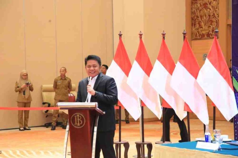 H. Herman Deru membuka Rapat Koordinasi sekaligus Capacity Building High Level Meeting Tim Pengendalian Inflasi Daerah (TPID) dan Tim Percepatan dan Perluasan Digitalisasi Daerah (TP2DD) Kabupaten/Kota se-Sumsel. Kegiatan ini berlangsung di Hotel Aryaduta Palembang, Selasa (2/12/2025).