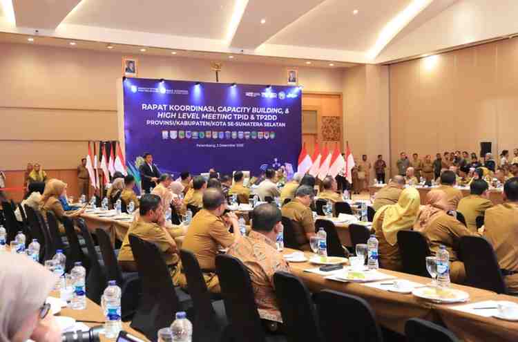 H. Herman Deru membuka Rapat Koordinasi sekaligus Capacity Building High Level Meeting Tim Pengendalian Inflasi Daerah (TPID) dan Tim Percepatan dan Perluasan Digitalisasi Daerah (TP2DD) Kabupaten/Kota se-Sumsel. Kegiatan ini berlangsung di Hotel Aryaduta Palembang, Selasa (2/12/2025).