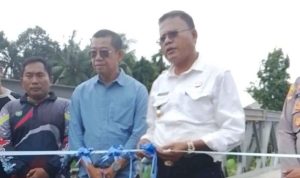 H. Arlan, secara resmi meresmikan penggunaan Jembatan Bailey di Jalan Tenggamus, Kelurahan Muara Dua, Kecamatan Prabumulih Timur, Jumat (9/1/2026). H. Arlan, secara resmi meresmikan penggunaan Jembatan Bailey di Jalan Tenggamus, Kelurahan Muara Dua, Kecamatan Prabumulih Timur, Jumat (9/1/2026).