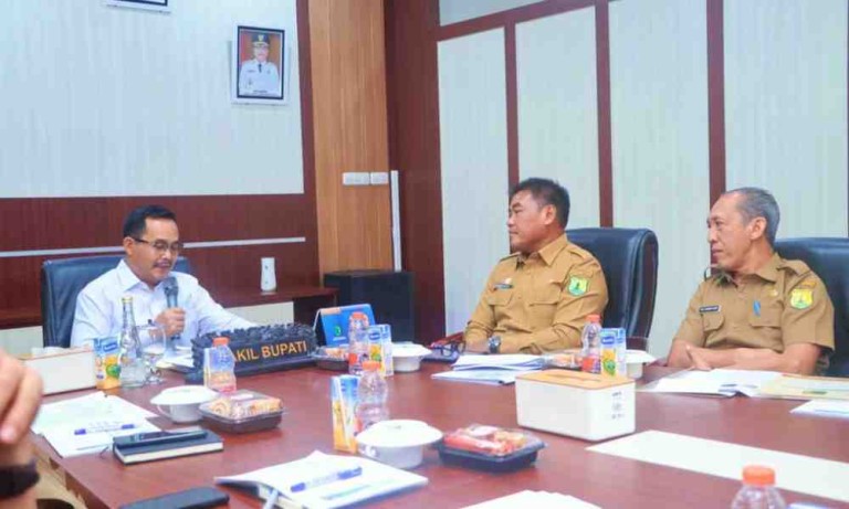 Rapat Pembahasan Tindaklanjut Kesepakatan BNNK Provinsi Sumatera Selatan dan Pemerintah Kabupaten Muba, Senin (12/01/2026) di Ruang Rapat Rumah Dinas Wakil Bupati Muba.
