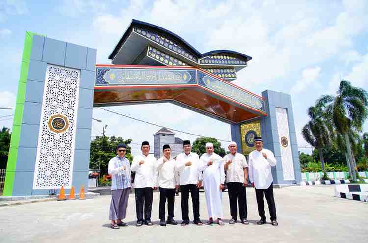 H M Toha Tohet SH melaksanakan Safari Jumat sekaligus menandatangani prasasti Gerbang Al-Qur’an Masjid Jami’ An-Nur, Kecamatan Sekayu, Jumat (23/1/2026).