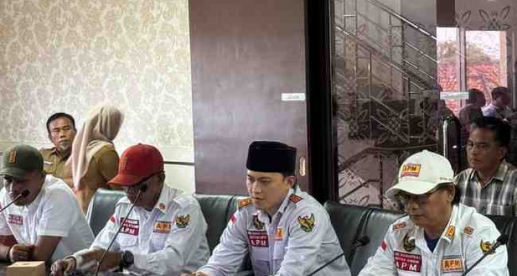 Menindaklanjuti pengaduan dari LSM Aliansi Prabumulih Menggugat (APM), Komisi II DPRD Prabumulih menggelar Rapat Dengar Pendapat (RDP), Selasa (27/1/2026).
