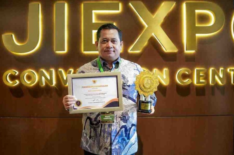Dr. H. Askolani, SH., MH dalam Acara Deklarasi dan Pencanangan Universal Health Coverage (UHC) serta pemberian Penghargaan Pemerintah Daerah Tahun 2026 digelar di Ballroom JIEXPO Kemayoran Jakarta Pusat, Selasa (27/01/2026).