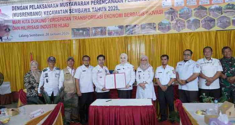 Netta Indian SP, didampingi sejumlah Kepala Perangkat Daerah (KPD), Kabupaten Banyuasin, Forkopimcam, Forum Kepala Desa, BPD, tokoh masyarakat, tokoh pemuda, tokoh agama, hingga perwakilan perempuan.