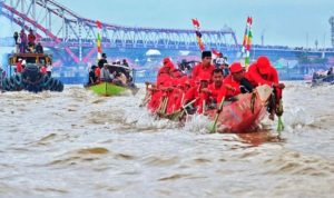 Festival Perahu Bidar Tradisional dari Kota Palembang, Provinsi Sumatera Selatan, masuk dalam Event Unggulan Nasional Kementerian Pariwisata Tahun 2026. (foto : kemenpar.go.id)