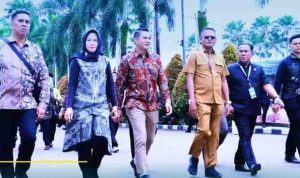Wali Kota Prabumulih H. Arlan bersama Wakil Wali Kota Prabumulih Franky Nasril, S.Kom., M.M., Ketua DPRD Kota Prabumulih H. Deni Victoria, S.H., M.Si., Kepala Kejaksaan Negeri Prabumulih Ibu Asvera Primadona, S.H., M.H., Kapolres Prabumulih AKBP Bobby Kusumawardhana, S.H., S.I.K., M.Si., serta Dandim 0404/Muara Enim Letkol Arm. Tri Budi Wijaya menghadiri Rapat Koordinasi Nasional (Rakornas) Tahun 2026.