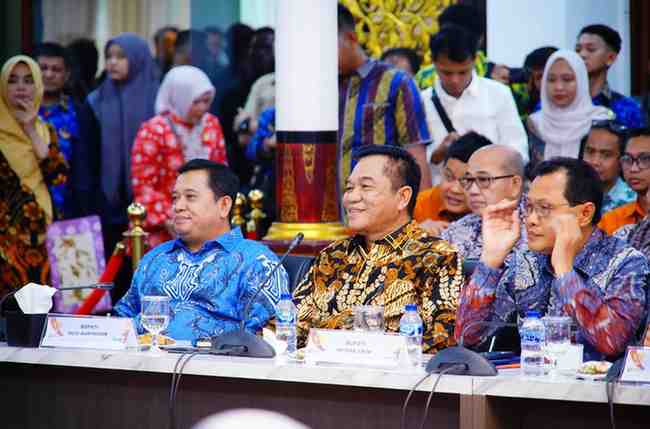 Rapat Koordinasi Sinergi Program Pengentasan Kemiskinan Se-Provinsi Sumatera Selatan Tahun 2026 yang dihadiri Bupati Musi Banyuasin (Muba) H M Toha Tohet SH, di Griya Agung Palembang, Kamis (5/2/2026).