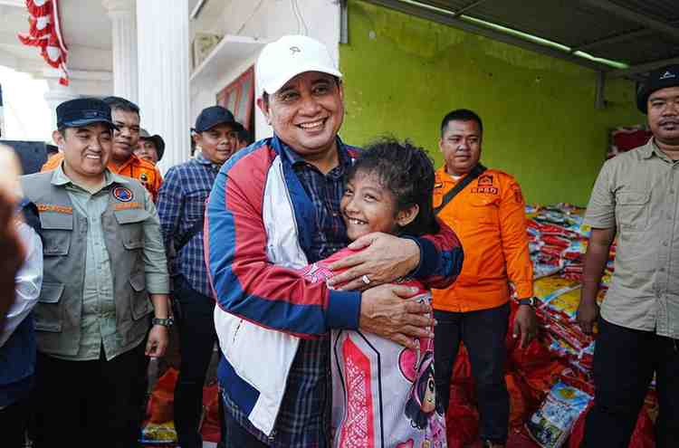 Bantuan berupa Ratusan Bingkisan dan Sembako kepada masyarakat yang terdampak banjir di desa-desa se-Kecamatan Muara Sugihan (Mugih) Provinsi Sumatera Selatan, kegiatan tersebut dipusatkan di Desa Beringin Agung, pada Sabtu (7/2/2026)
