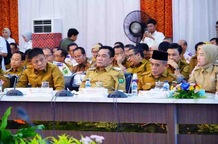 Rapat Koordinasi Infrastruktur wilayah Sumatera Selatan bersama Menko Infrastruktur dan Pembangunan Kewilayahan, Agus Harimurti Yudhoyono (AHY), di Griya Agung, Selasa (10/2/2026).
