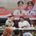 Gubernur Sumatera Selatan H. Herman Deru didampingi Wagub Cik Ujang menyambut Menko Bidang Infrastruktur dan Pembangunan Kewilayahan RI, Agus Harimurti Yudhoyono (AHY), dalam Rakor Pelaksanaan Program Kerja TA 2026 di Griya Agung, Selasa (10/2/2026).