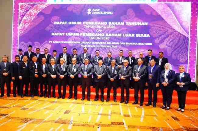 H M Toha Tohet SH menghadiri Rapat Umum Pemegang Saham (RUPS) Tahunan Tahun Buku 2025 dan Rapat Umum Pemegang Saham Luar Biasa (RUPSLB) Tahun 2026 PT Bank Pembangunan Daerah Sumatera Selatan dan Bangka Belitung (Bank Sumsel Babel), yang digelar di Hotel Novotel Palembang, Kamis (12/2/2026).