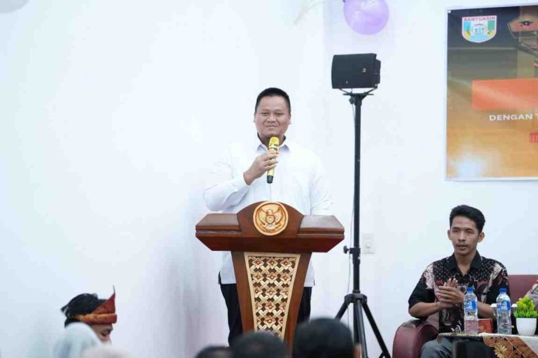 Sekretaris Daerah Banyuasin Provinsi Sumatera Selatan, Ir. Erwin Ibrahim, ST MM MBA IPU ASEAN Eng menghadiri kegiatan Pelatihan Dasar Kader Muda Banyuasin (PDKMB) , yang diselenggarakan oleh Pengurus Besar (PB) Persatuan Mahasiswa Banyuasin (PMB), yang diikuti oleh para mahasiswa Banyuasin dari berbagai perguruan tinggi.