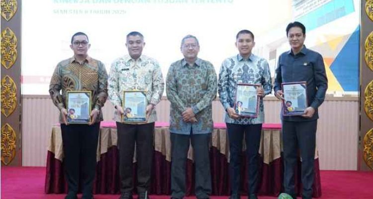 Penyerahan LHP tersebut berlangsung di Kantor BPK Perwakilan Provinsi Sumatera Selatan, Palembang.