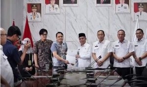 Wakil Bupati Ogan Ilir Provinsi Sumatera Selatan, H. Ardani didampingi Pj. Sekretaris Daerah, Asisten Bidang Perekonomian dan Pembangunan, serta Kepala OPD terkait, memimpin rapat pelaksanaan uji petik pemeriksaan Laporan Keuangan Bendahara Umum Negara (LKBUN) oleh Badan Pemeriksa Keuangan Republik Indonesia (BPK RI). Wakil Bupati Ogan Ilir Provinsi Sumatera Selatan, H. Ardani didampingi Pj. Sekretaris Daerah, Asisten Bidang Perekonomian dan Pembangunan, serta Kepala OPD terkait, memimpin rapat pelaksanaan uji petik pemeriksaan Laporan Keuangan Bendahara Umum Negara (LKBUN) oleh Badan Pemeriksa Keuangan Republik Indonesia (BPK RI).