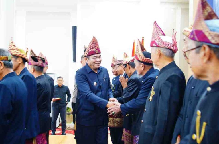 H.M. Toha Tohet, S.H secara resmi mengukuhkan Forum Musyawarah Pembina Adat dan Pemangku Adat Marga Kabupaten Muba Provinsi Sumatera Selatan, Periode 2026-2031.