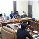 Ketua Komisi III DPRD Kota Prabumulih, Nicko Adha Pranata, S.E., memimpin Rapat Mediasi yang membahas polemik pemasangan portal perlintasan kereta api (KAI) di Kelurahan Patih Galung.