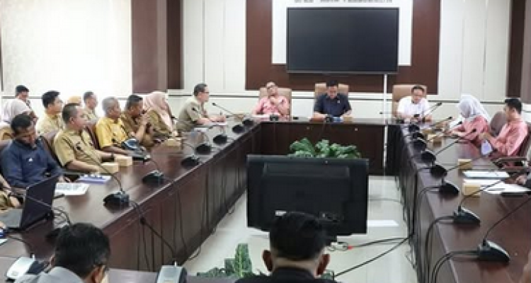 Ketua Komisi II DPRD Kota Prabumulih, Feri Alwi, memimpin langsung Rapat Dengar Pendapat (RDP) terkait perizinan PT Lematang Site Prabumulih.
