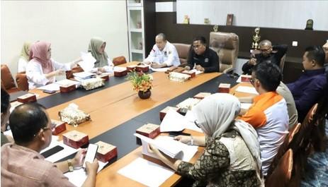 Ketua DPRD Kota Prabumulih, H. Deni Victoria, S.H., M.Si., memimpin langsung Rapat Koordinasi yang membahas penyediaan kelompok pakar atau tim ahli DPRD Kota Prabumulih.