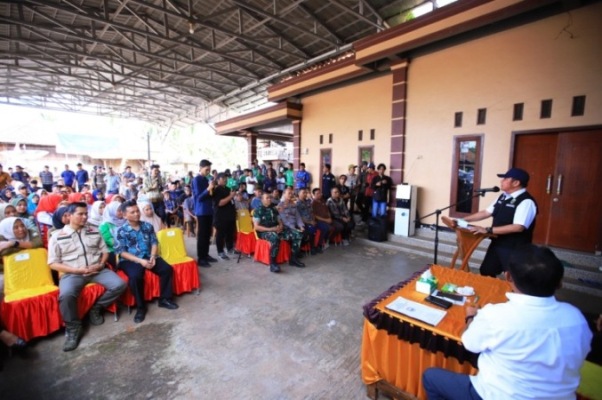 Gubernur Sumatra Selatan (Sumsel), Herman Deru, meninjau langsung hasil pembangunan ulang Jembatan Ait Serami di Desa Lubuk Rukam, Kecamatan Peninjauan, Kabupaten Ogan Komering Ulu (OKU), hari Kamis, tanggal 26 Februari 2026. (MUSINEWS.ID/HAIRUDIN)
