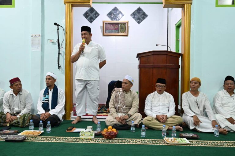 Wali Kota Pagar Alam, Ludi Oliansyah, bersama jajaran Pemerintah Kota (Pemkot) Pagar Alam melaksanakan Safari Ramadhan 1447 Hijriah di Masjid Salamun, Kelurahan Sidorejo, Kecamatan Pagar Alam Selatan, pada hari Senin, tanggal 23 Februari 2026. (MUSINEWS.ID/HAIRUDIN)
