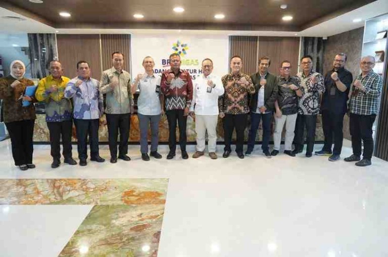 audiensi dengan Badan Pengatur Hilir Minyak dan Gas Bumi (BPH Migas) Pusat terkait pembayaran pemakaian gas pelanggan rumah tangga.